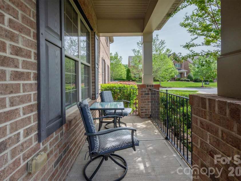 2800 Bevis Lane, Waxhaw, NC 28173.  MLS# CAR4366294, YatesRealty ID 15391. Covered front porch