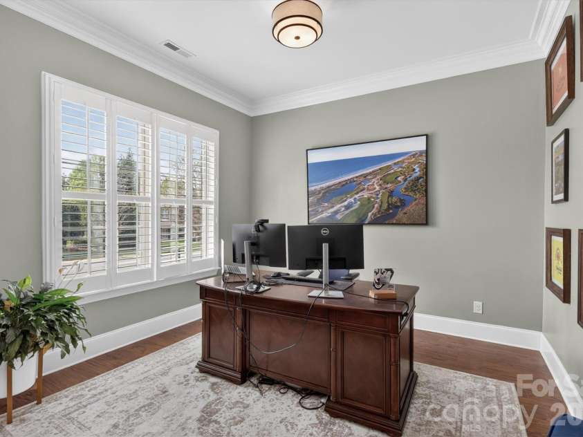2800 Bevis Lane, Waxhaw, NC 28173.  MLS# CAR4366294, YatesRealty ID 15391. Front office