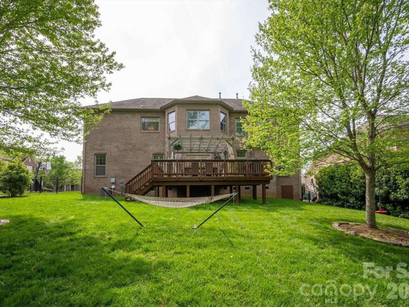 2800 Bevis Lane, Waxhaw, NC 28173.  MLS# CAR4366294, YatesRealty ID 15391. Large fenced backyard