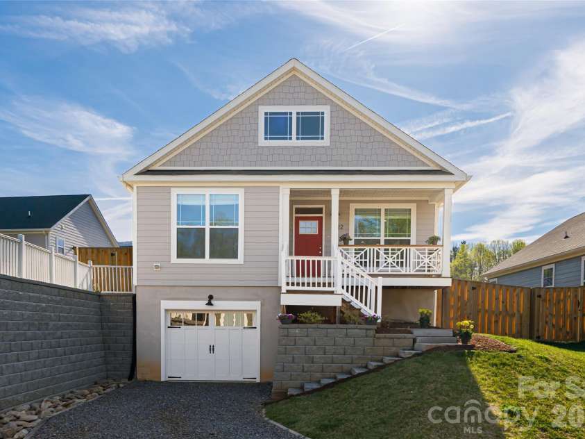1022 Padgett Place, Black Mountain, NC 28711.  MLS# CAR4356675, YatesRealty ID 15392. 