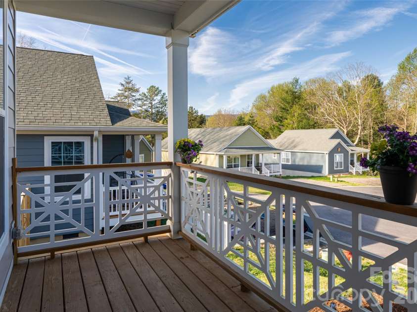 1022 Padgett Place, Black Mountain, NC 28711.  MLS# CAR4356675, YatesRealty ID 15392. 