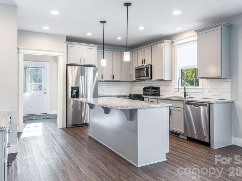 1022 Padgett Place, Black Mountain, NC 28711.  MLS# CAR4356675, YatesRealty ID 15392. 
