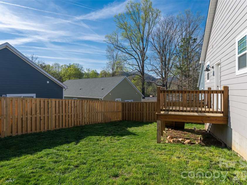 1022 Padgett Place, Black Mountain, NC 28711.  MLS# CAR4356675, YatesRealty ID 15392. 