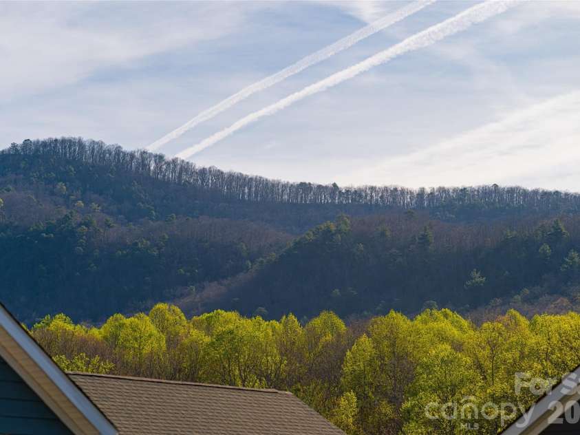 1022 Padgett Place, Black Mountain, NC 28711.  MLS# CAR4356675, YatesRealty ID 15392. 