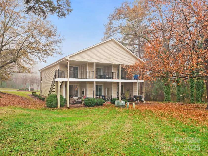 1985 Lancer Court, Gastonia, NC 28054.  MLS# CAR4211884, YatesRealty ID 15393. Back of Building