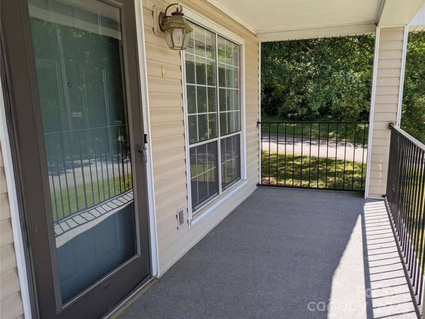 1985 Lancer Court, Gastonia, NC 28054.  MLS# CAR4211884, YatesRealty ID 15393. Front Porch
