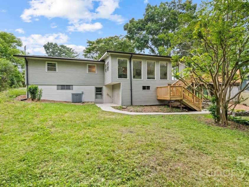 114 JP Huggins Drive, Hendersonville, NC 28791.  MLS# CAR4252464, YatesRealty ID 15394. 
