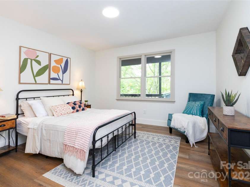 214 Hidden Creek Lane, Burnsville, NC 28714.  MLS# CAR4258635, YatesRealty ID 15395. 