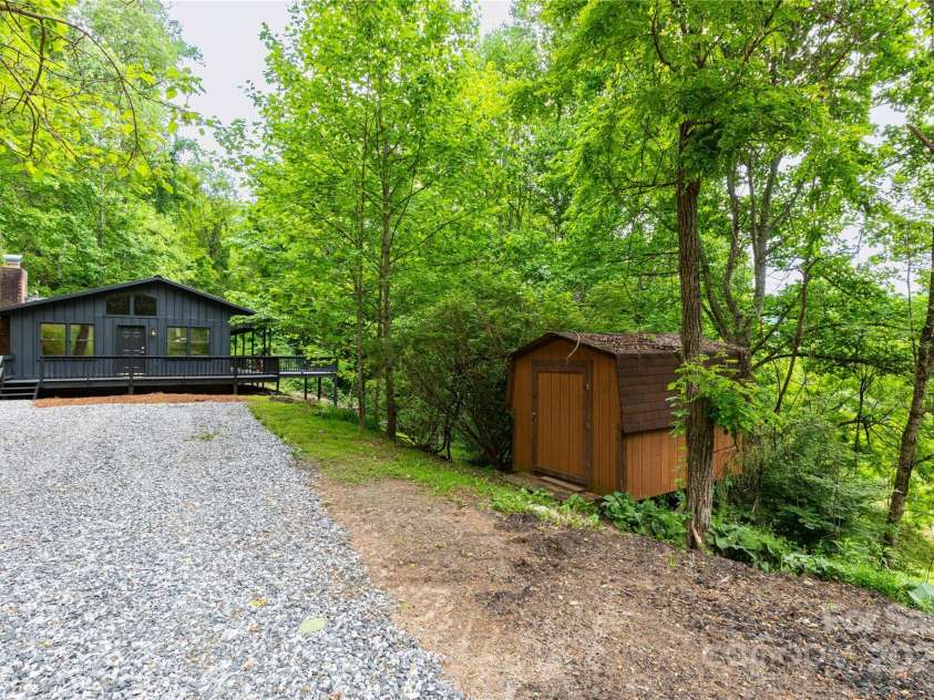214 Hidden Creek Lane, Burnsville, NC 28714.  MLS# CAR4258635, YatesRealty ID 15395. 