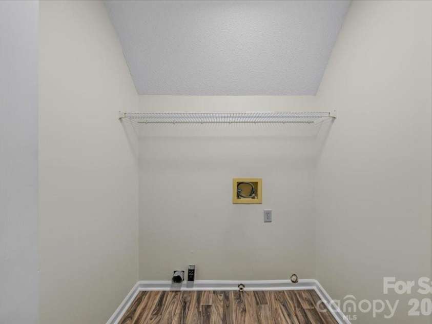 3120 Terra Glen Court, Matthews, NC 28105.  MLS# CAR4370490, YatesRealty ID 15395. 