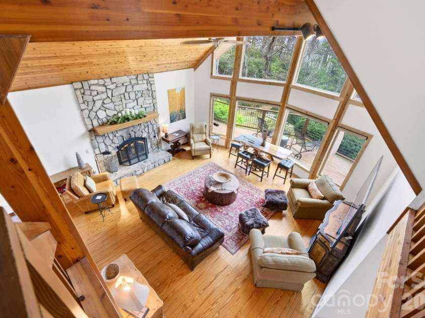 6 Orchard Knob Lane, Black Mountain, NC 28711.  MLS# CAR4370496, YatesRealty ID 15396. 