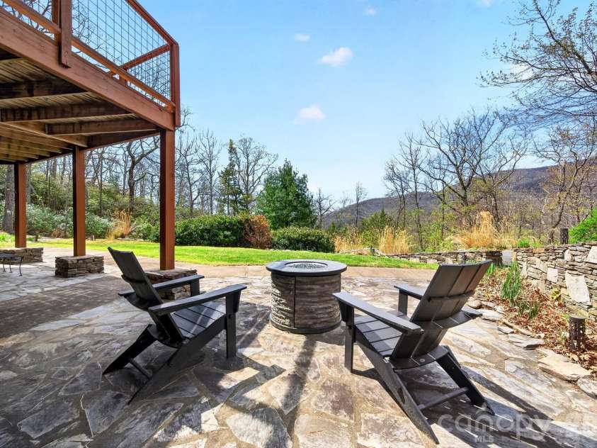 6 Orchard Knob Lane, Black Mountain, NC 28711.  MLS# CAR4370496, YatesRealty ID 15396. 