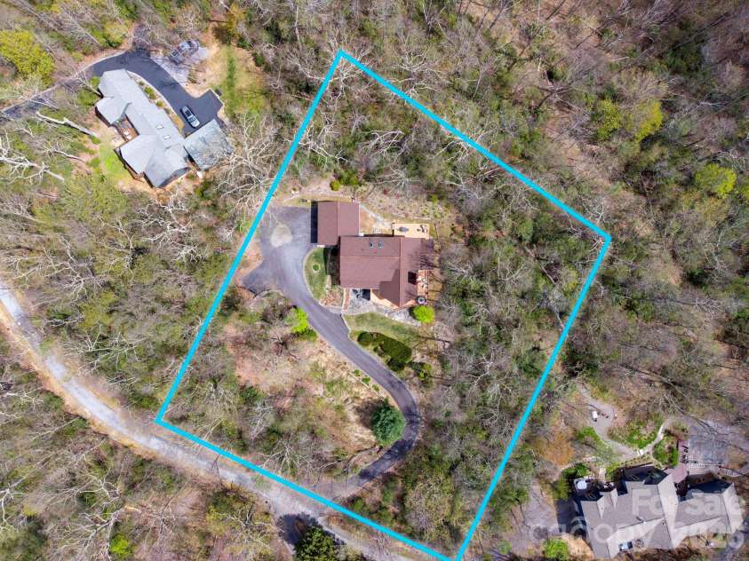 6 Orchard Knob Lane, Black Mountain, NC 28711.  MLS# CAR4370496, YatesRealty ID 15396. 