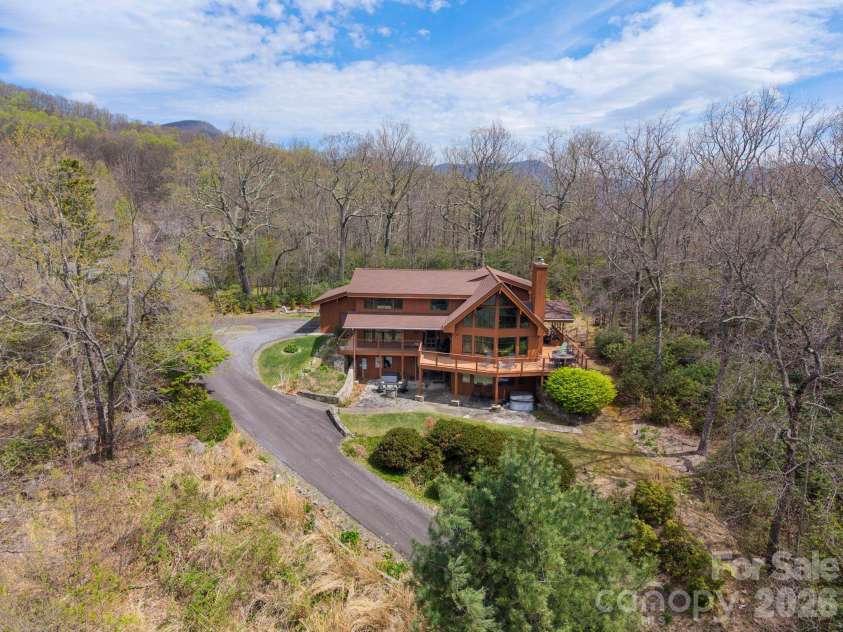 6 Orchard Knob Lane, Black Mountain, NC 28711.  MLS# CAR4370496, YatesRealty ID 15396. 