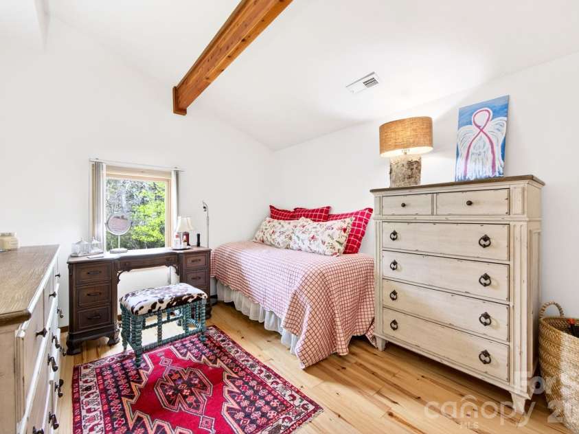 6 Orchard Knob Lane, Black Mountain, NC 28711.  MLS# CAR4370496, YatesRealty ID 15396. Bedroom