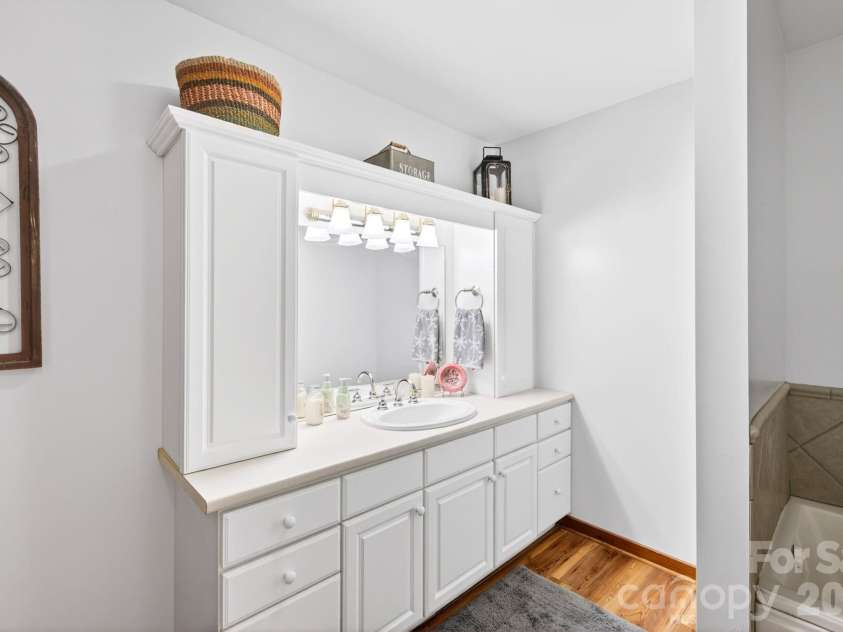 6 Orchard Knob Lane, Black Mountain, NC 28711.  MLS# CAR4370496, YatesRealty ID 15396. Downstairs Bathroom