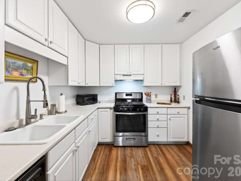 6 Orchard Knob Lane, Black Mountain, NC 28711.  MLS# CAR4370496, YatesRealty ID 15396. Downstairs Kitchen