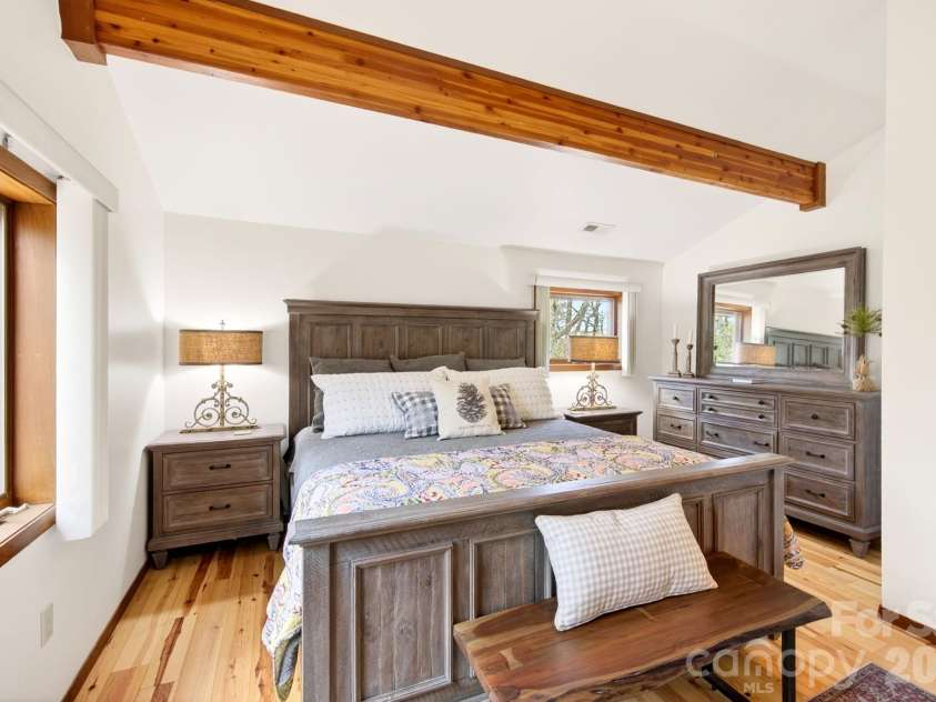 6 Orchard Knob Lane, Black Mountain, NC 28711.  MLS# CAR4370496, YatesRealty ID 15396. Primary Bedroom