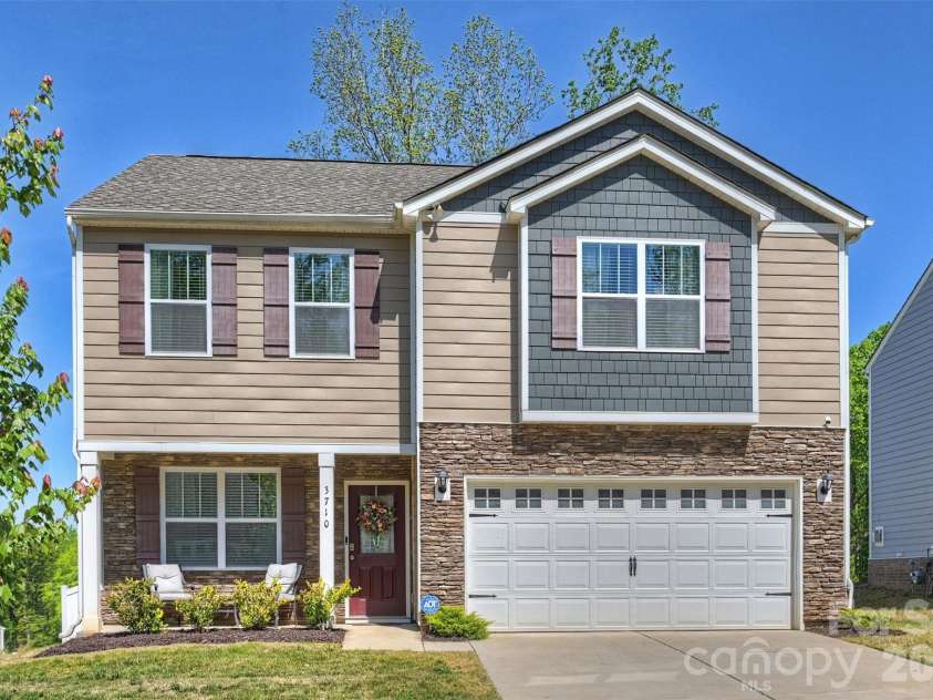 3710 Stanley Creek Drive, Mount Holly, NC 28120.  MLS# CAR4372271, YatesRealty ID 15398. 