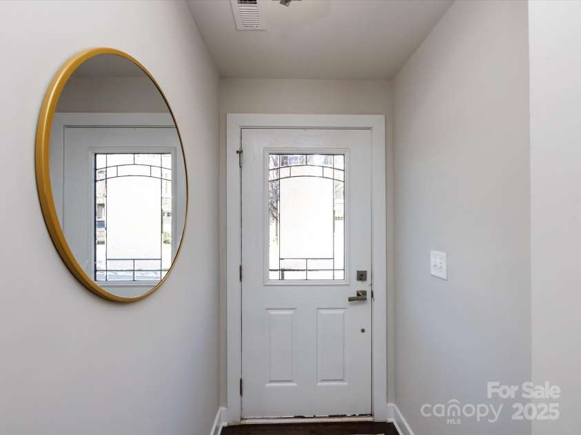 1814 Shumard Lane, Charlotte, NC 28205.  MLS# CAR4235562, YatesRealty ID 15399. 