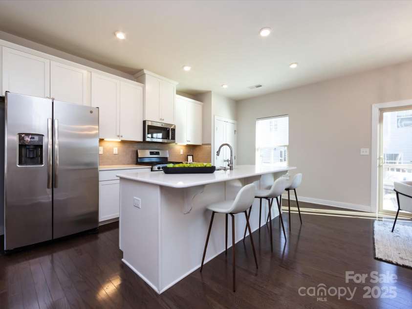 1814 Shumard Lane, Charlotte, NC 28205.  MLS# CAR4235562, YatesRealty ID 15399. 