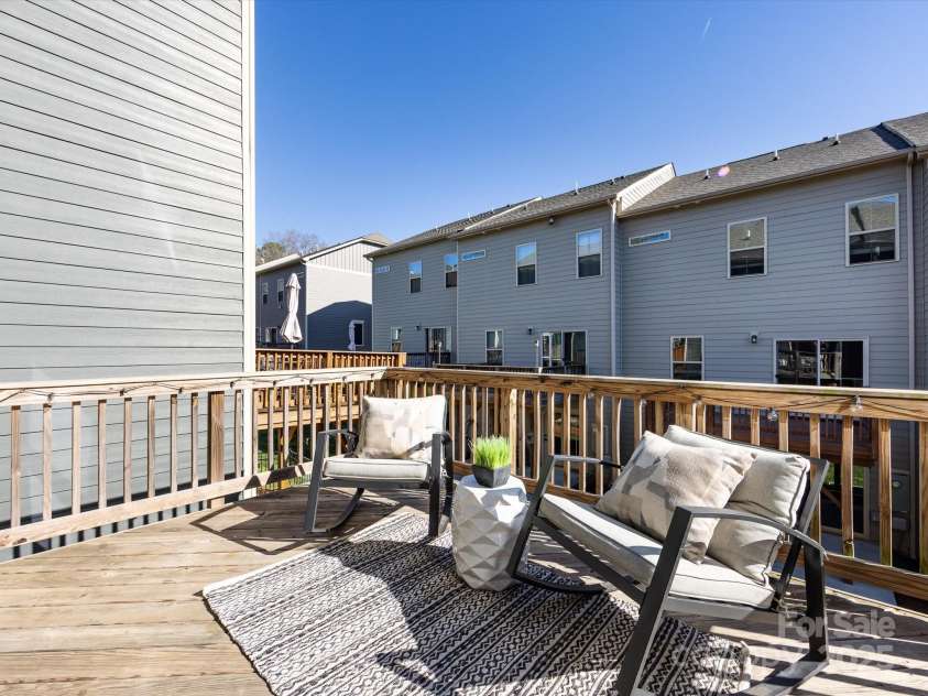 1814 Shumard Lane, Charlotte, NC 28205.  MLS# CAR4235562, YatesRealty ID 15399. 
