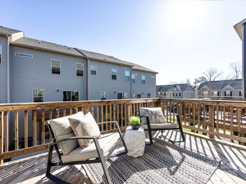 1814 Shumard Lane, Charlotte, NC 28205.  MLS# CAR4235562, YatesRealty ID 15399. 