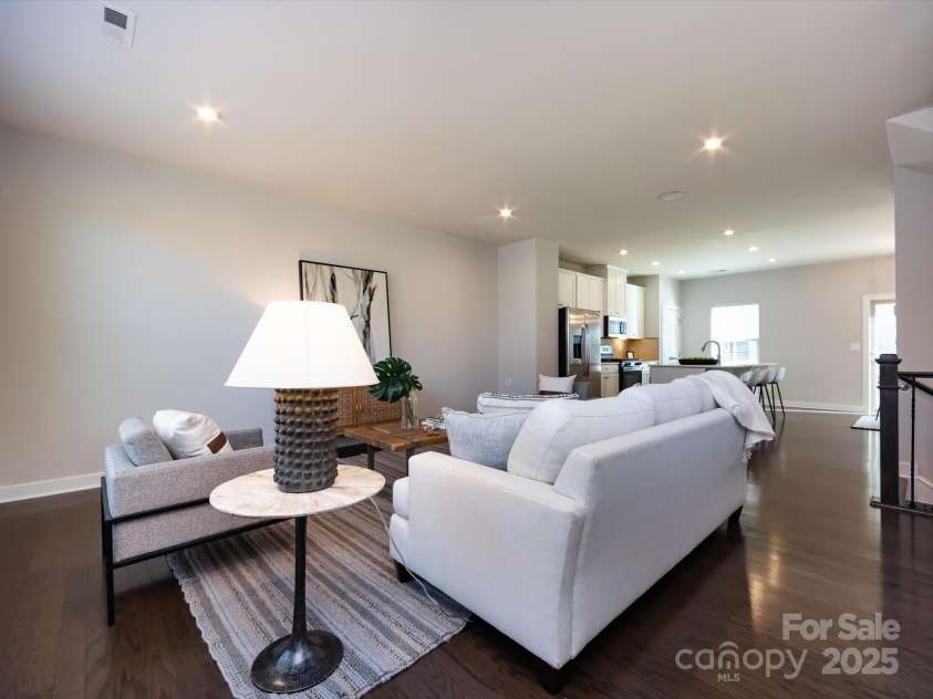 1814 Shumard Lane, Charlotte, NC 28205.  MLS# CAR4235562, YatesRealty ID 15399. 