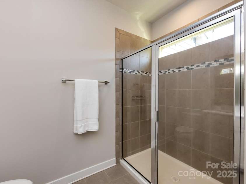 1814 Shumard Lane, Charlotte, NC 28205.  MLS# CAR4235562, YatesRealty ID 15399. 