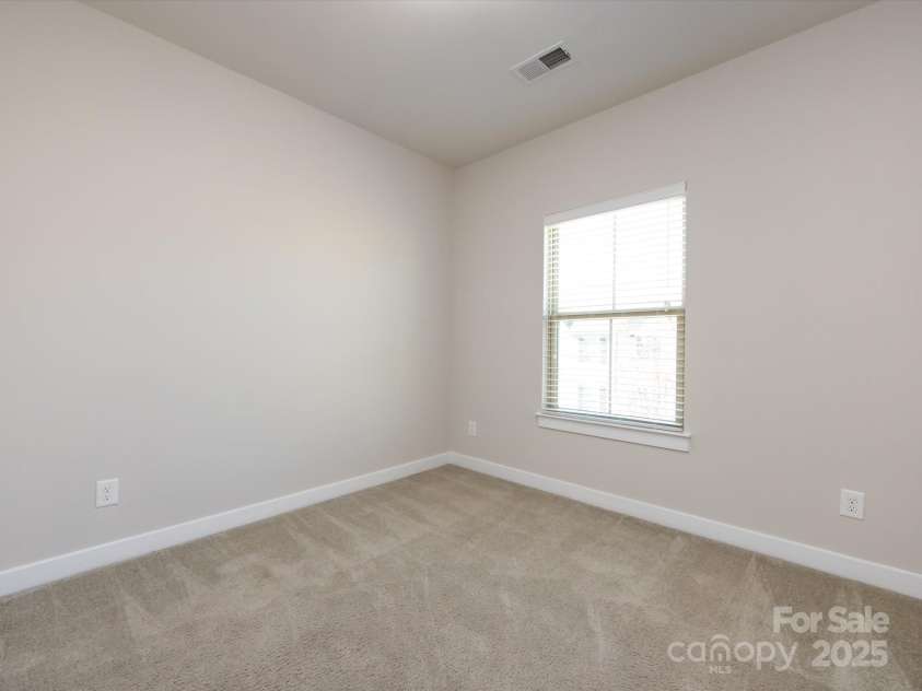 1814 Shumard Lane, Charlotte, NC 28205.  MLS# CAR4235562, YatesRealty ID 15399. 
