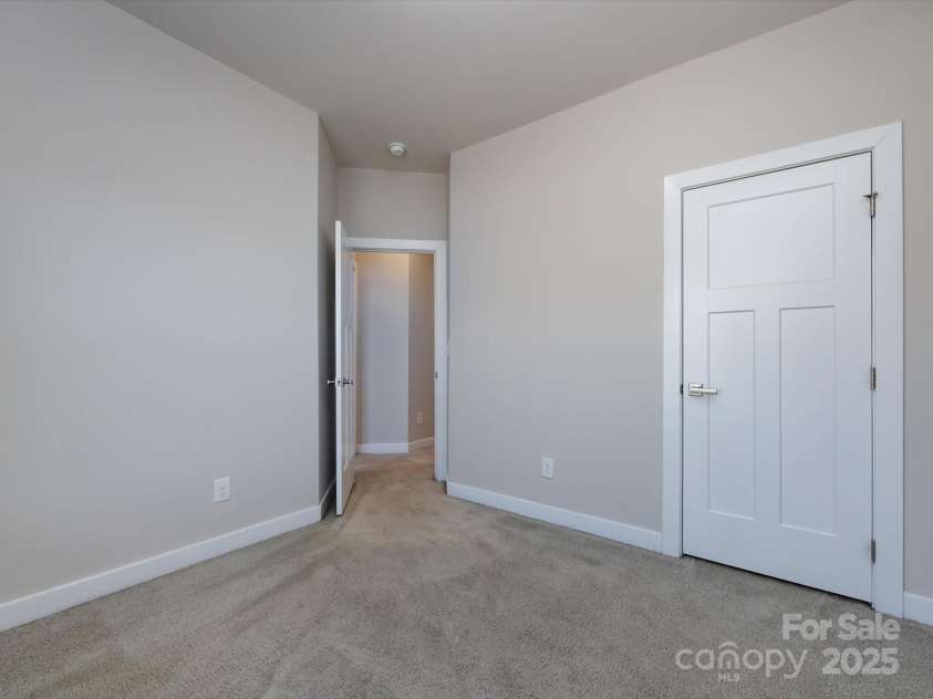 1814 Shumard Lane, Charlotte, NC 28205.  MLS# CAR4235562, YatesRealty ID 15399. 