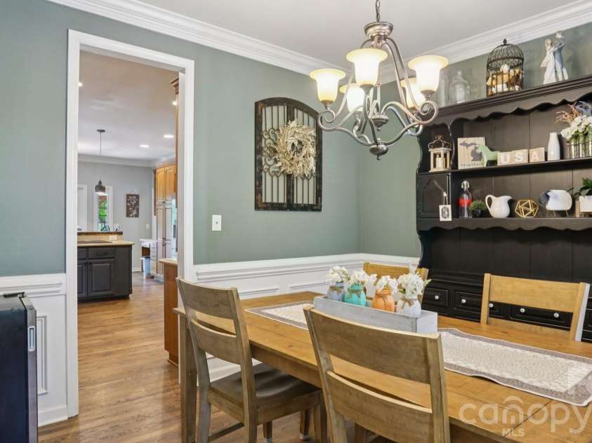 5212 Shannamara Drive, Matthews, NC 28104.  MLS# CAR4372618, YatesRealty ID 15399. 