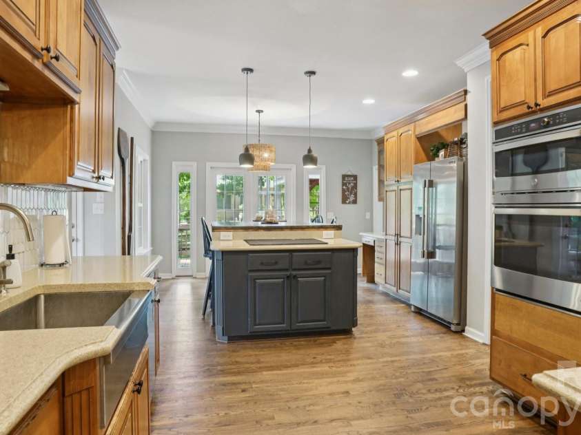 5212 Shannamara Drive, Matthews, NC 28104.  MLS# CAR4372618, YatesRealty ID 15399. 