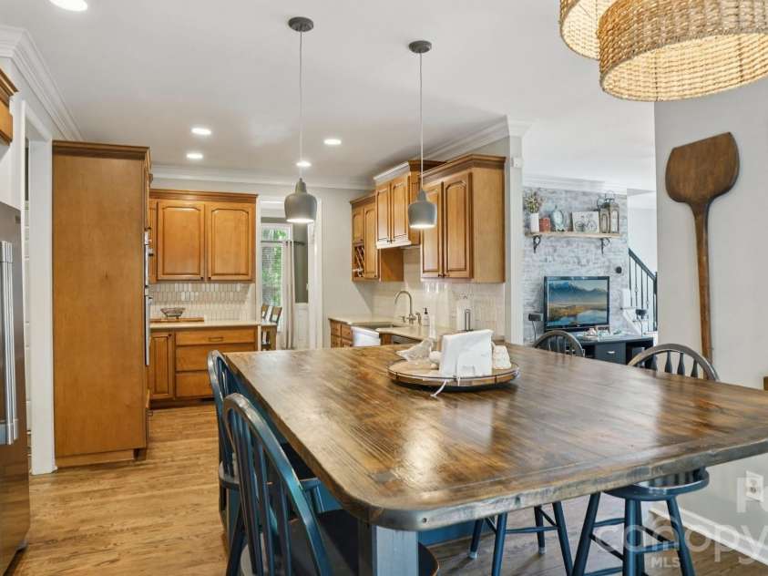 5212 Shannamara Drive, Matthews, NC 28104.  MLS# CAR4372618, YatesRealty ID 15399. 