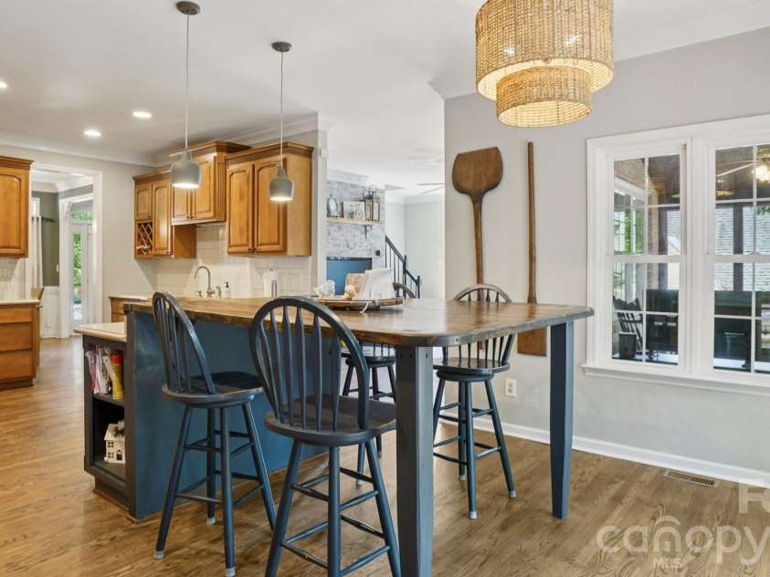 5212 Shannamara Drive, Matthews, NC 28104.  MLS# CAR4372618, YatesRealty ID 15399. 