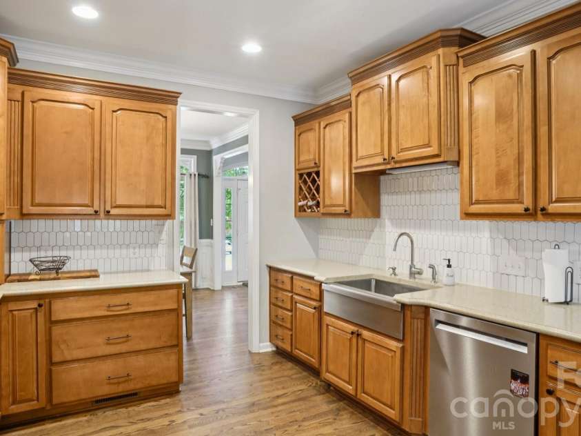 5212 Shannamara Drive, Matthews, NC 28104.  MLS# CAR4372618, YatesRealty ID 15399. 