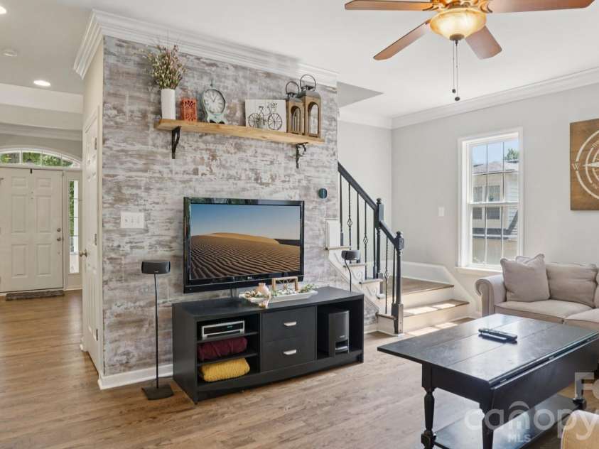 5212 Shannamara Drive, Matthews, NC 28104.  MLS# CAR4372618, YatesRealty ID 15399. 