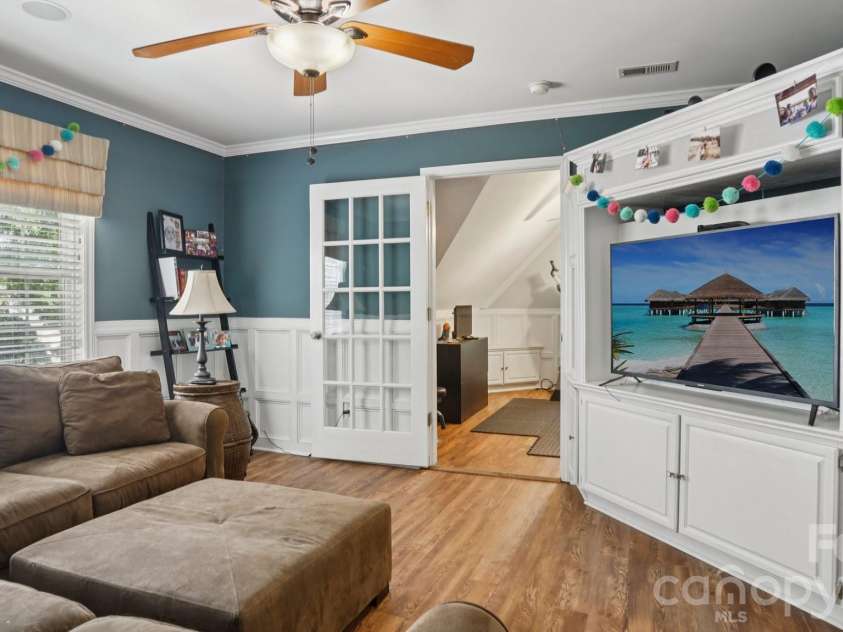 5212 Shannamara Drive, Matthews, NC 28104.  MLS# CAR4372618, YatesRealty ID 15399. 
