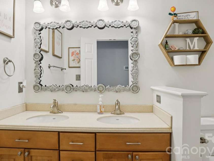 5212 Shannamara Drive, Matthews, NC 28104.  MLS# CAR4372618, YatesRealty ID 15399. 