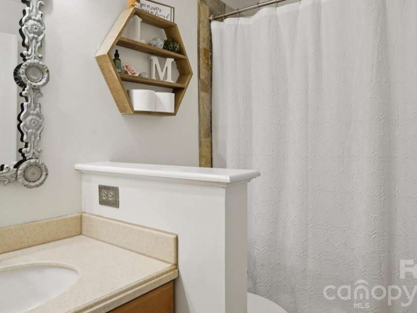 5212 Shannamara Drive, Matthews, NC 28104.  MLS# CAR4372618, YatesRealty ID 15399. 
