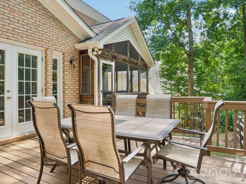 5212 Shannamara Drive, Matthews, NC 28104.  MLS# CAR4372618, YatesRealty ID 15399. 