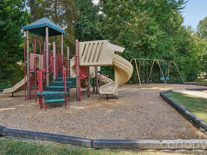 5212 Shannamara Drive, Matthews, NC 28104.  MLS# CAR4372618, YatesRealty ID 15399. 
