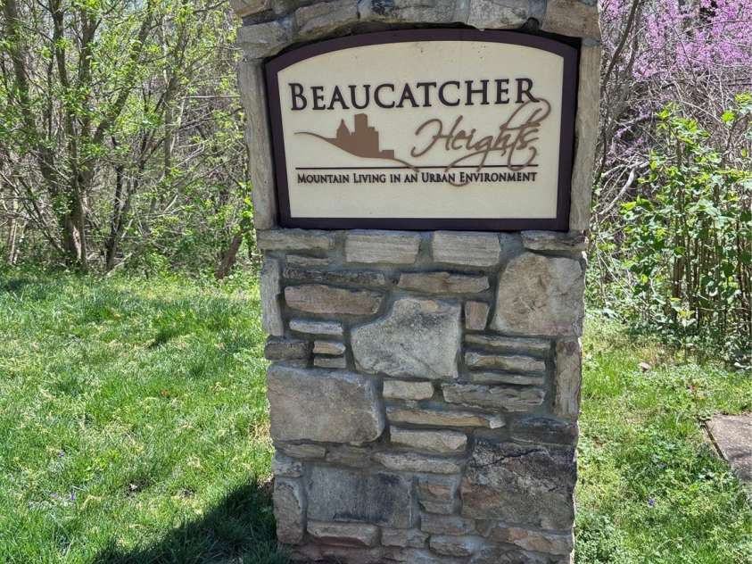 44 Samuel Ashe Drive, Asheville, NC 28805.  MLS# CAR4279385, YatesRealty ID 154. 