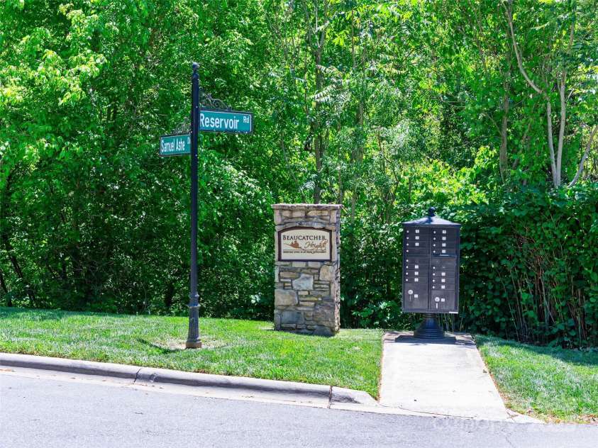 44 Samuel Ashe Drive, Asheville, NC 28805.  MLS# CAR4279385, YatesRealty ID 154. 