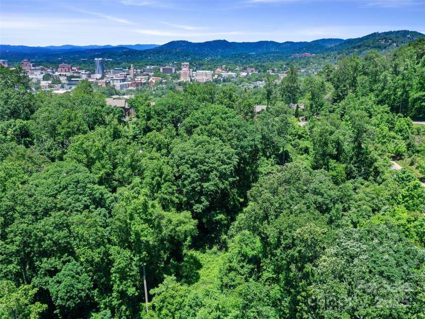 44 Samuel Ashe Drive, Asheville, NC 28805.  MLS# CAR4279385, YatesRealty ID 154. 