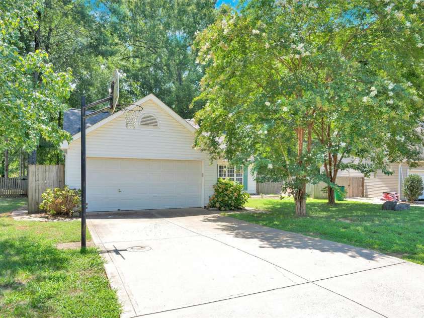 6236 Old Corral Street, Charlotte, NC 28277.  MLS# CAR4162890, YatesRealty ID 154. 