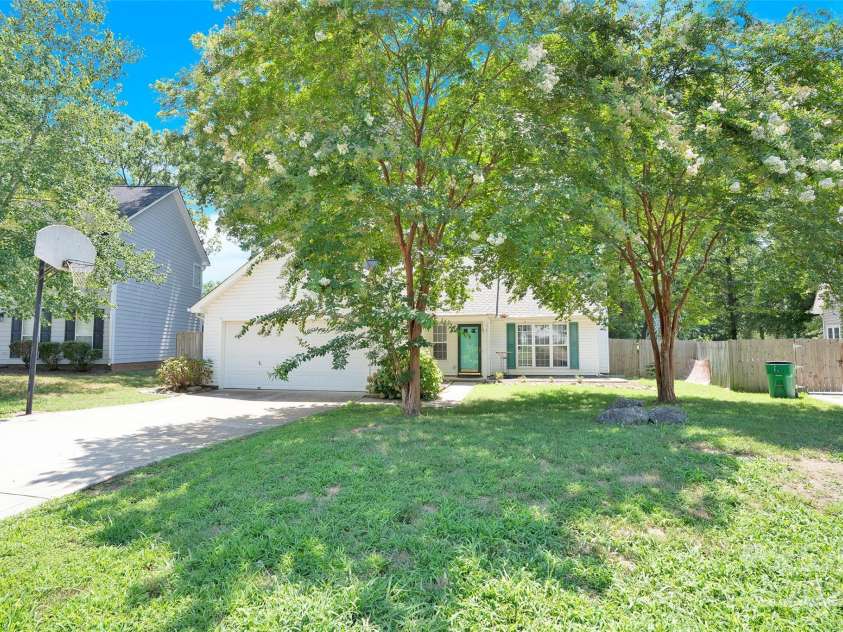 6236 Old Corral Street, Charlotte, NC 28277.  MLS# CAR4162890, YatesRealty ID 154. 