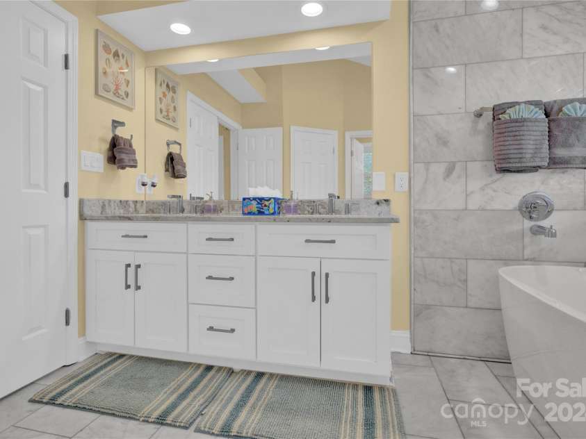 6236 Old Corral Street, Charlotte, NC 28277.  MLS# CAR4162890, YatesRealty ID 154. 