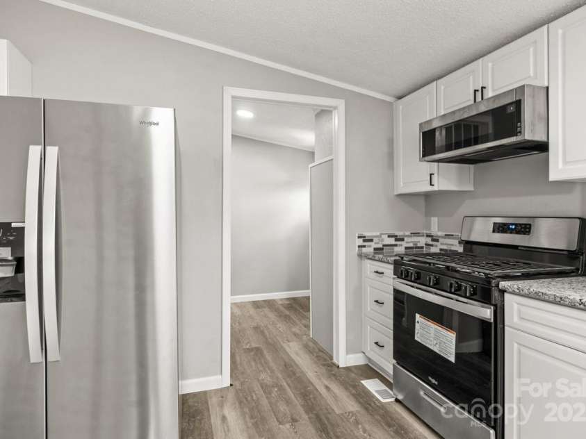 1133 Lynn Lane, Catawba, NC 28609.  MLS# CAR4275480, YatesRealty ID 1540. SS appliances 