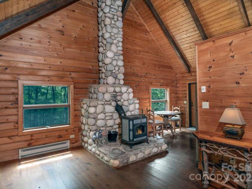 3925 Blackberry Crest Lane, Lenoir, NC 28645.  MLS# CAR4289541, YatesRealty ID 15400. 